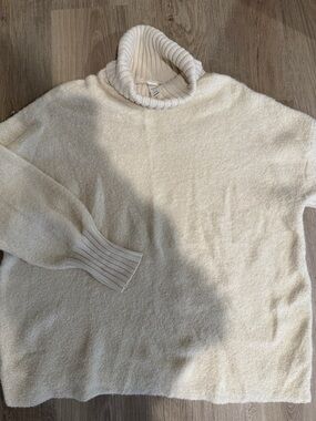 aerie Cream Turtleneck Sweater - Cozy Ribbed Collar